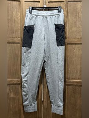 Men's Puma Gray Sweatpants with Black Pockets